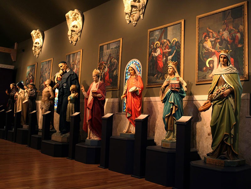 Museum of Divine Statues