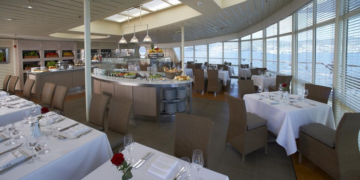 Dining on the Wind Sprit luxury cruise ship